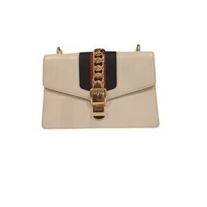 GUCCI SYLVIE LEATHER BAG.